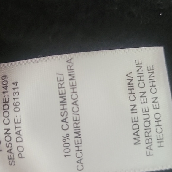 Beautiful Cashmere Sweater - Picture 4 of 4